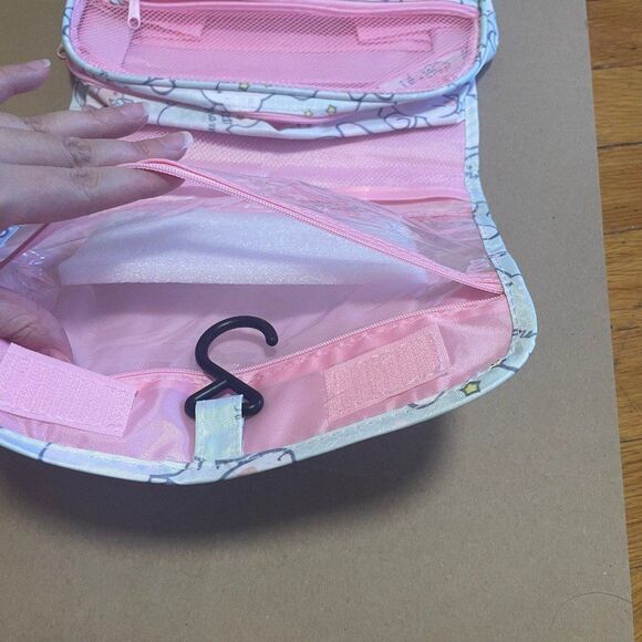 Waterproof Hanging Toiletry Travel Bag/Makeup Bag - New without Tags - Picture 5 of 8